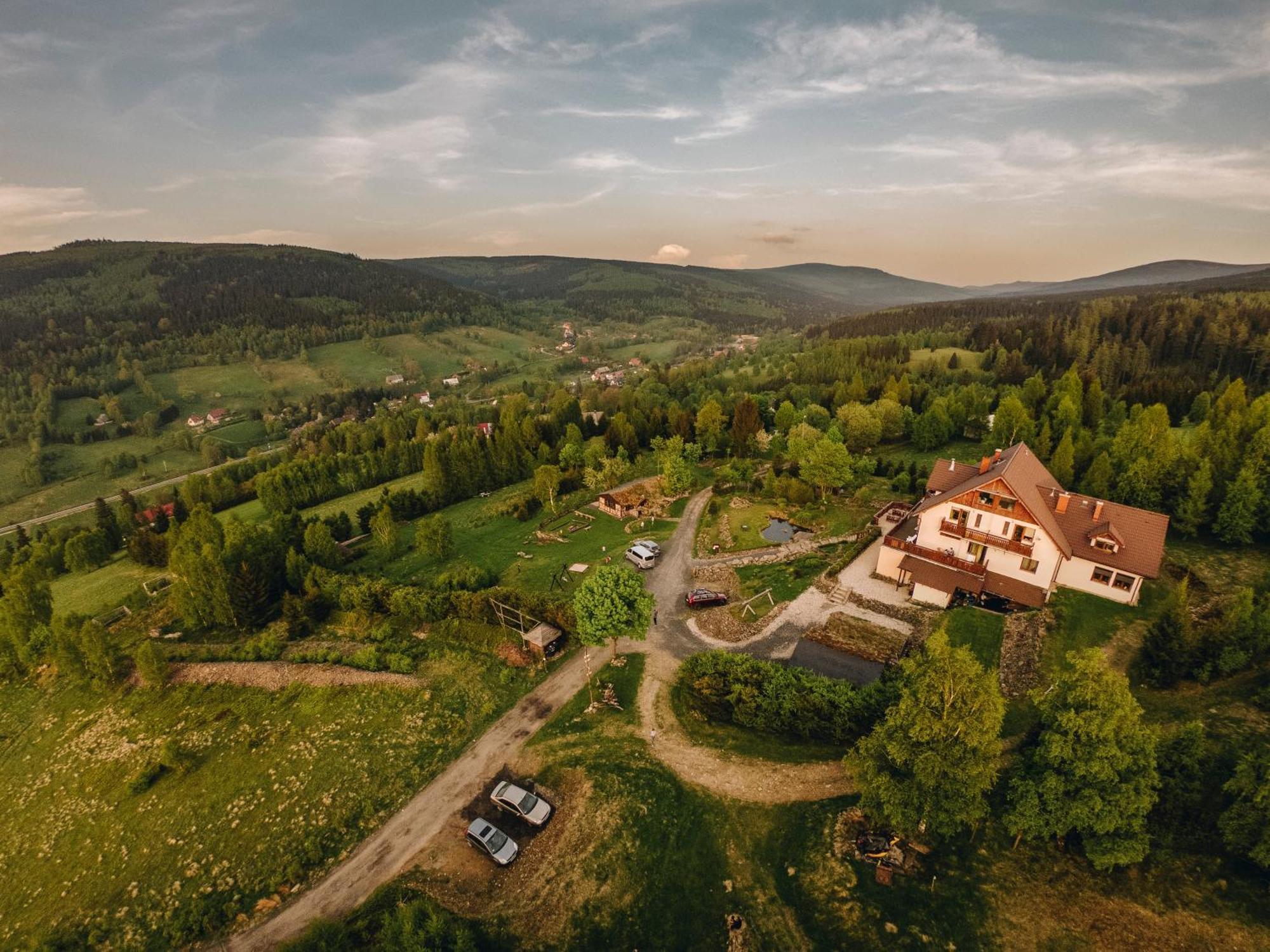 Willa Z Gwarantowanym Widokiem Na Gory Aleksander Panorama Swieradow-Zdroj Bagian luar foto